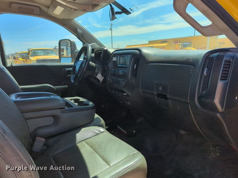 image for item NZ9578 2015 Chevrolet Silverado 3500HD utility bed pickup truck