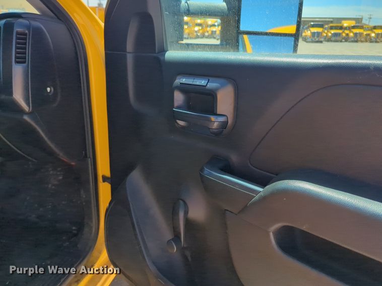 image for item NZ9578 2015 Chevrolet Silverado 3500HD utility bed pickup truck