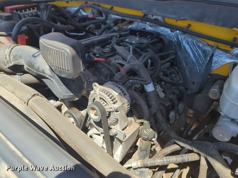 image for item NZ9578 2015 Chevrolet Silverado 3500HD utility bed pickup truck