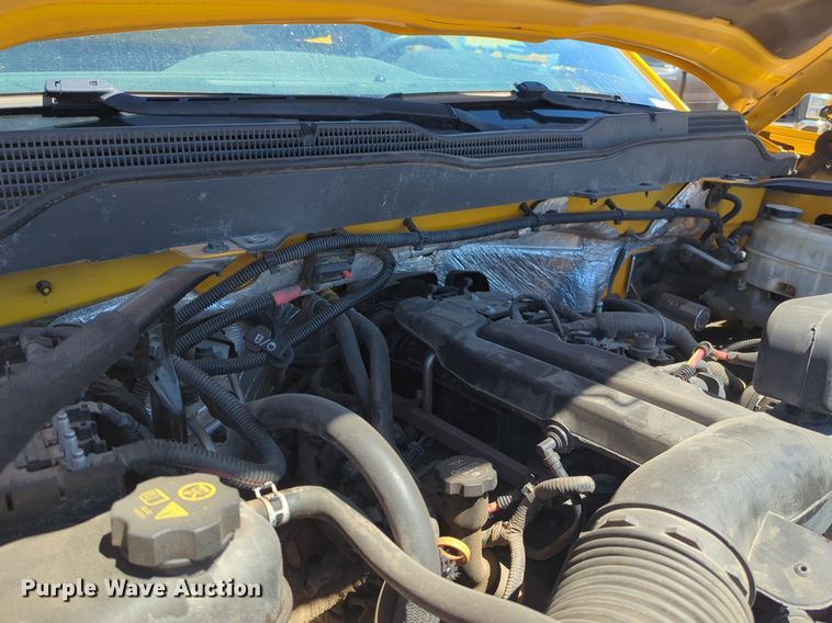 image for item NZ9578 2015 Chevrolet Silverado 3500HD utility bed pickup truck