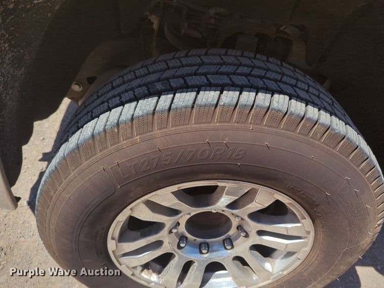 image for item NZ9578 2015 Chevrolet Silverado 3500HD utility bed pickup truck