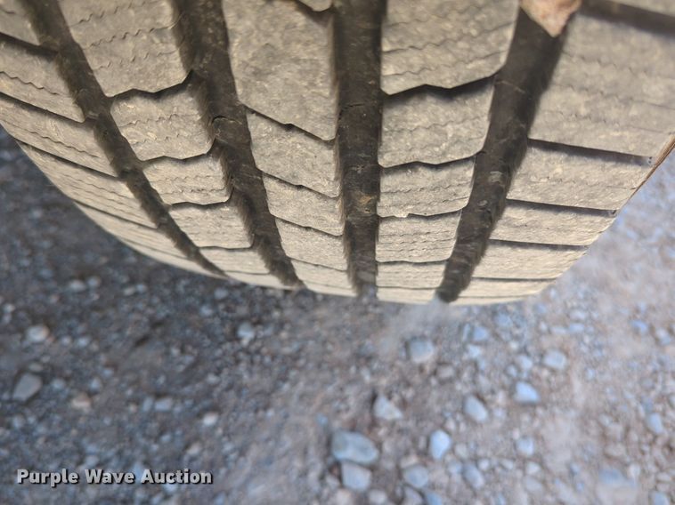 image for item NZ9578 2015 Chevrolet Silverado 3500HD utility bed pickup truck