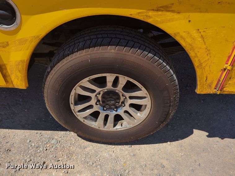 image for item NZ9578 2015 Chevrolet Silverado 3500HD utility bed pickup truck