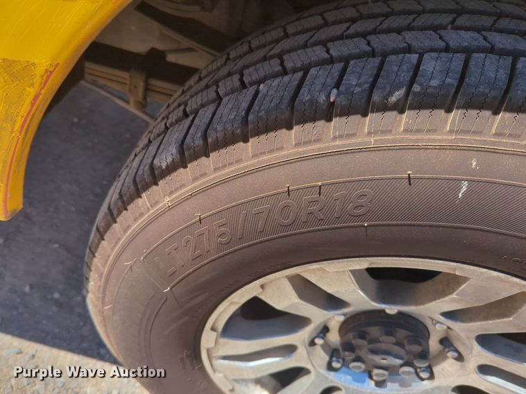 image for item NZ9578 2015 Chevrolet Silverado 3500HD utility bed pickup truck