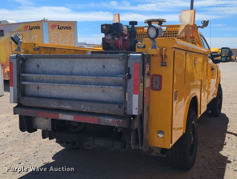 image for item NZ9580 2018 Ford F350 Super Duty  utility bed pickup truck