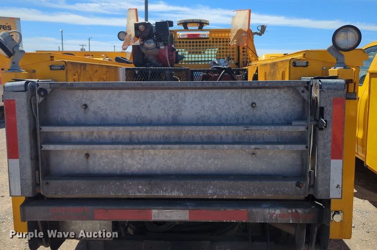 image for item NZ9580 2018 Ford F350 Super Duty  utility bed pickup truck