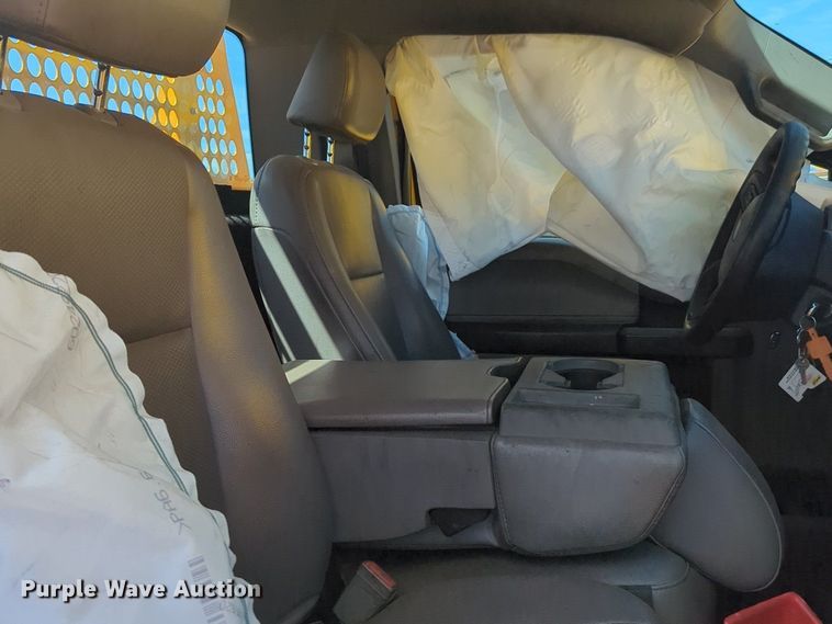 image for item NZ9581 2018 Ford F350 Super Duty  utility bed pickup truck