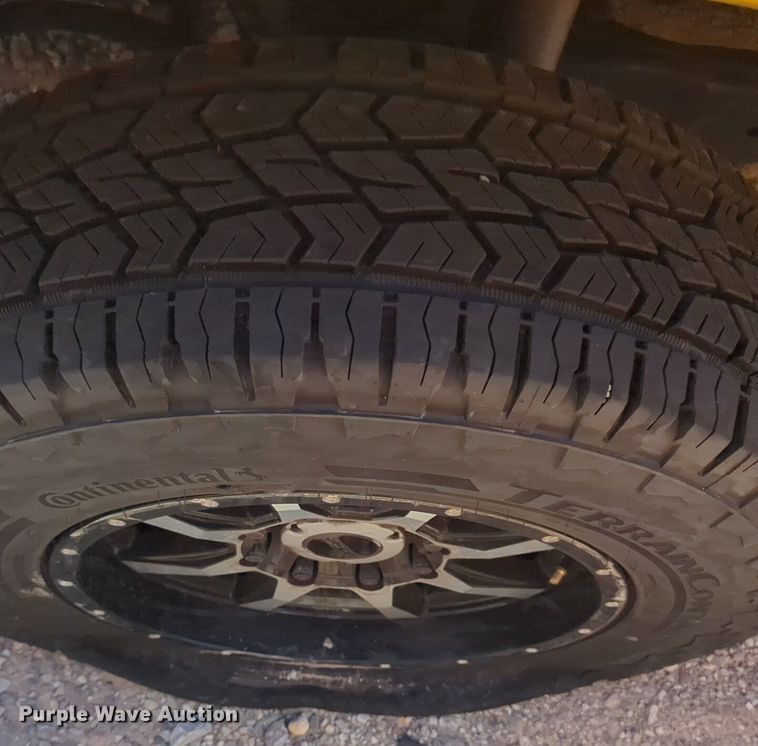 image for item NZ9581 2018 Ford F350 Super Duty  utility bed pickup truck