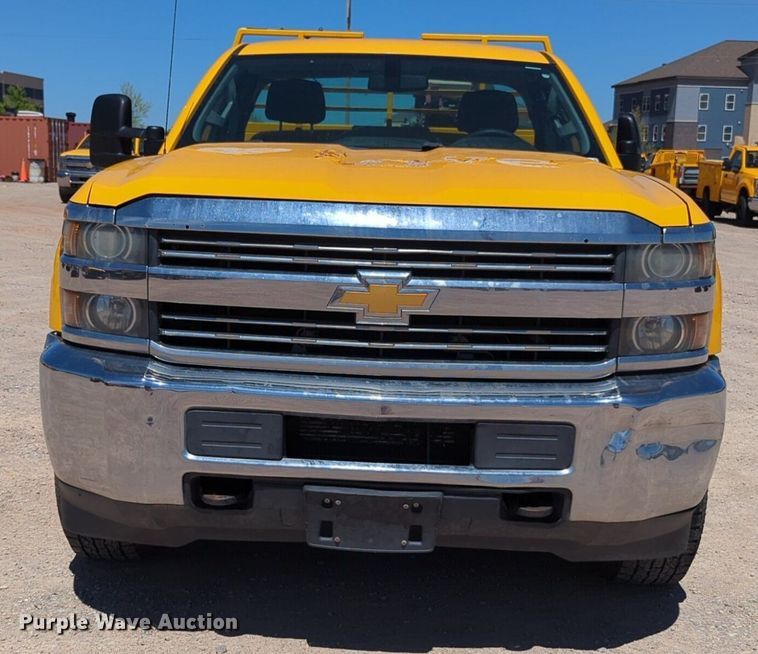 image for item NZ9583 2016 Chevrolet Silverado 3500HD utility bed pickup truck