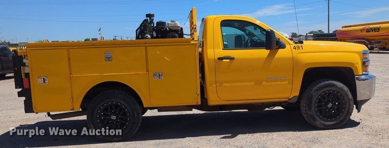 image for item NZ9583 2016 Chevrolet Silverado 3500HD utility bed pickup truck