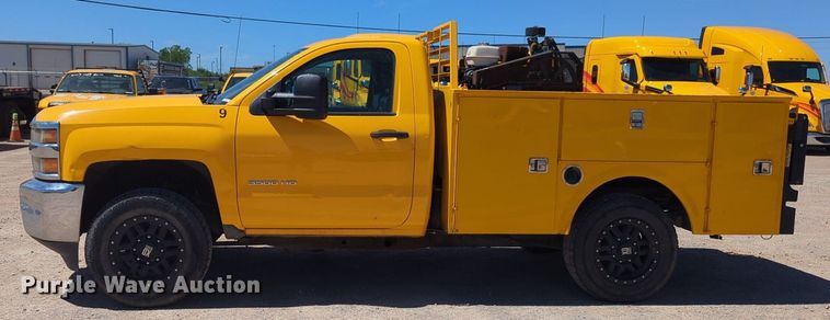 image for item NZ9583 2016 Chevrolet Silverado 3500HD utility bed pickup truck