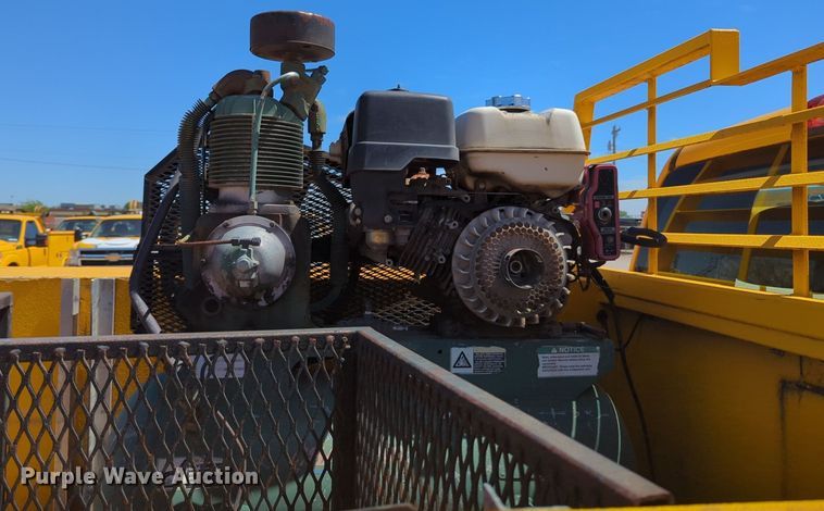 image for item NZ9583 2016 Chevrolet Silverado 3500HD utility bed pickup truck