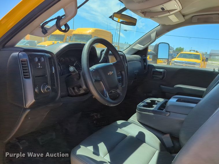 image for item NZ9583 2016 Chevrolet Silverado 3500HD utility bed pickup truck