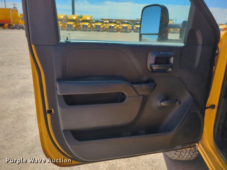 image for item NZ9583 2016 Chevrolet Silverado 3500HD utility bed pickup truck