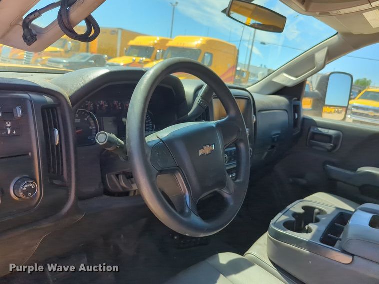 image for item NZ9583 2016 Chevrolet Silverado 3500HD utility bed pickup truck