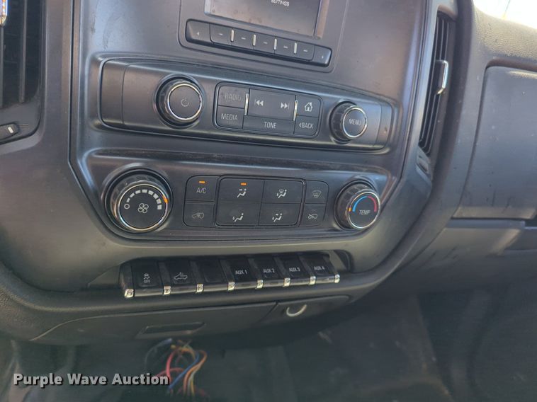 image for item NZ9583 2016 Chevrolet Silverado 3500HD utility bed pickup truck