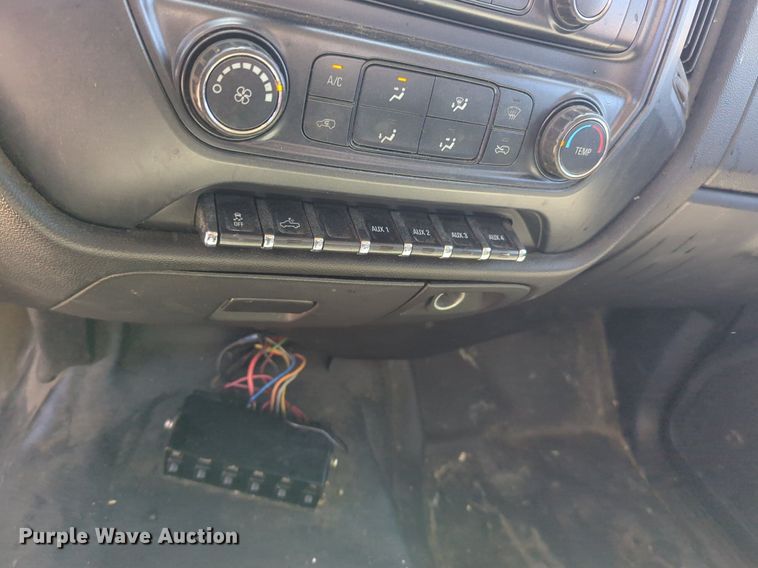 image for item NZ9583 2016 Chevrolet Silverado 3500HD utility bed pickup truck