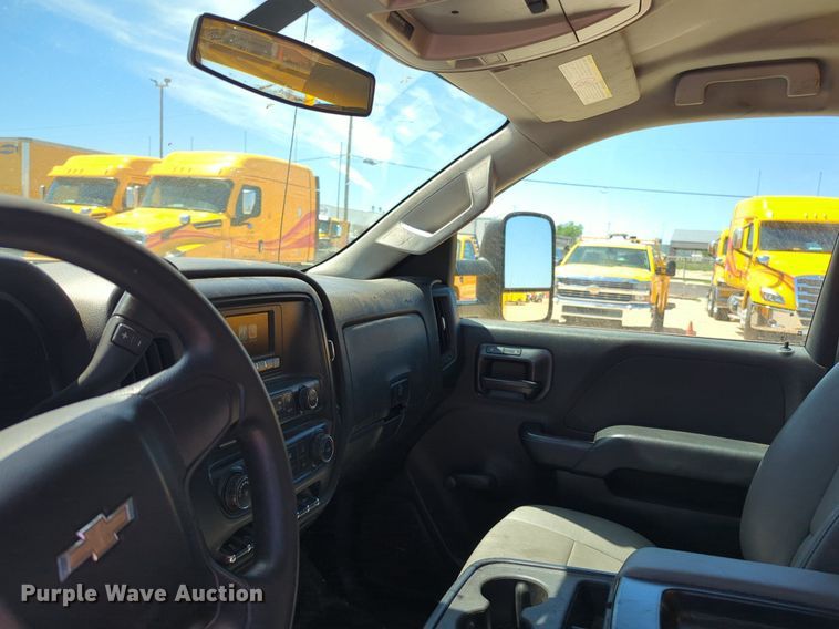 image for item NZ9583 2016 Chevrolet Silverado 3500HD utility bed pickup truck