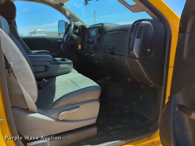 image for item NZ9583 2016 Chevrolet Silverado 3500HD utility bed pickup truck