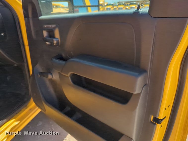 image for item NZ9583 2016 Chevrolet Silverado 3500HD utility bed pickup truck