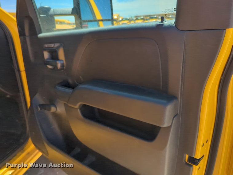 image for item NZ9583 2016 Chevrolet Silverado 3500HD utility bed pickup truck