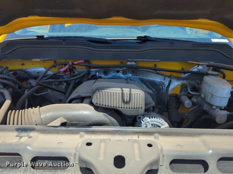 image for item NZ9583 2016 Chevrolet Silverado 3500HD utility bed pickup truck