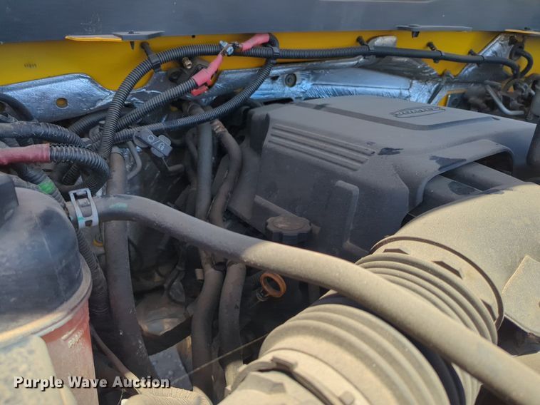 image for item NZ9583 2016 Chevrolet Silverado 3500HD utility bed pickup truck