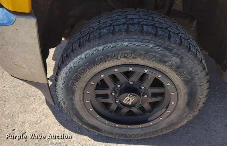 image for item NZ9583 2016 Chevrolet Silverado 3500HD utility bed pickup truck