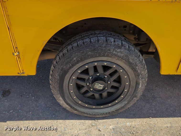 image for item NZ9583 2016 Chevrolet Silverado 3500HD utility bed pickup truck