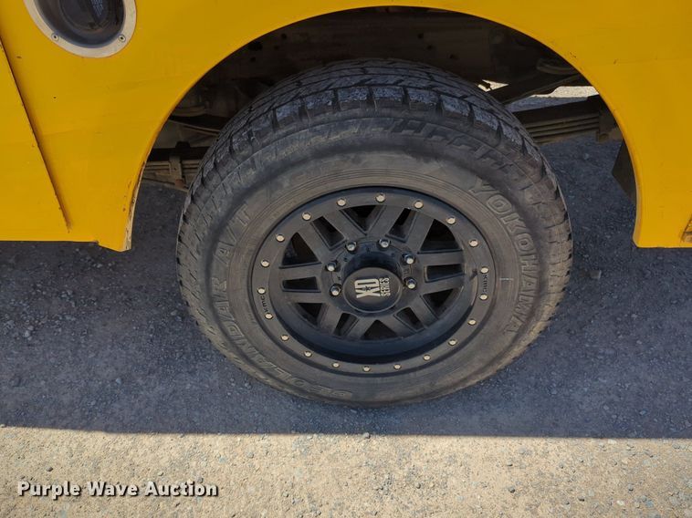 image for item NZ9583 2016 Chevrolet Silverado 3500HD utility bed pickup truck