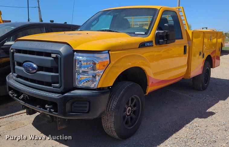 image for item NZ9586 2015 Ford F350 Super Duty utility bed pickup truck