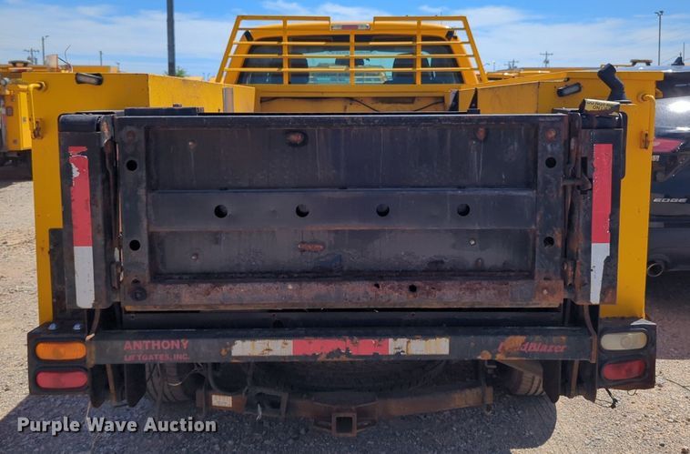 image for item NZ9586 2015 Ford F350 Super Duty utility bed pickup truck