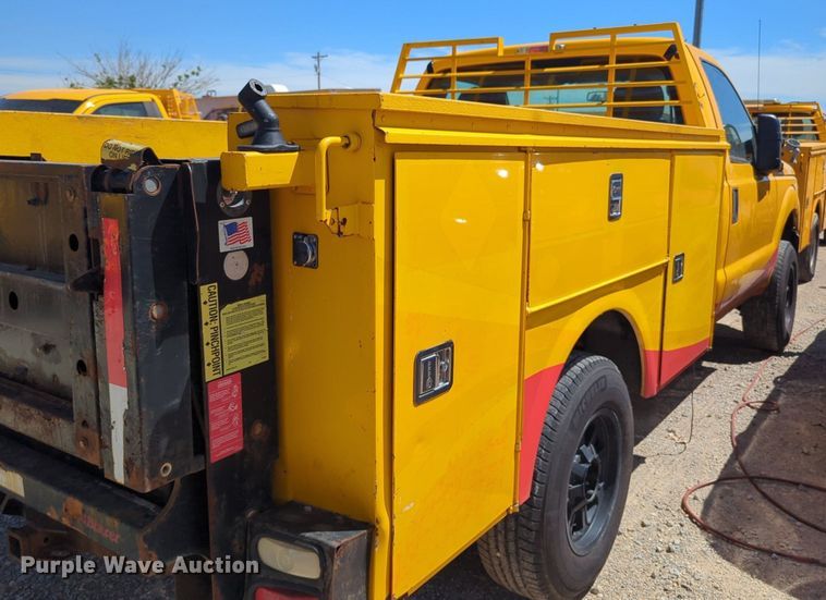 image for item NZ9586 2015 Ford F350 Super Duty utility bed pickup truck