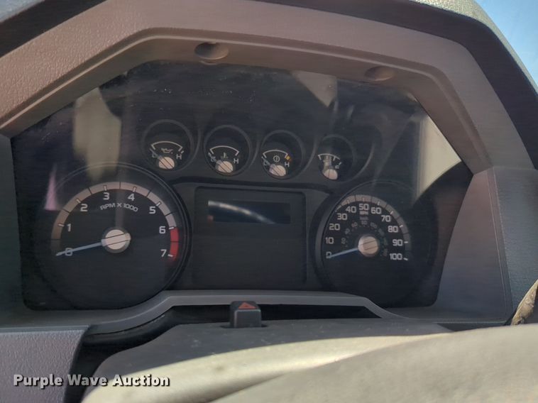 image for item NZ9586 2015 Ford F350 Super Duty utility bed pickup truck