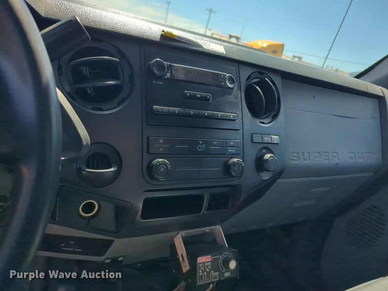 image for item NZ9586 2015 Ford F350 Super Duty utility bed pickup truck