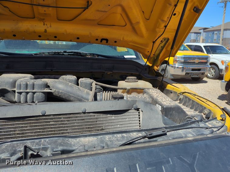 image for item NZ9586 2015 Ford F350 Super Duty utility bed pickup truck