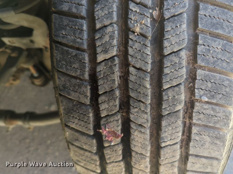 image for item NZ9586 2015 Ford F350 Super Duty utility bed pickup truck