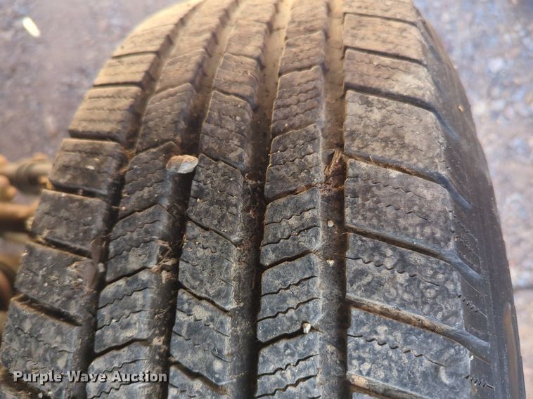 image for item NZ9586 2015 Ford F350 Super Duty utility bed pickup truck