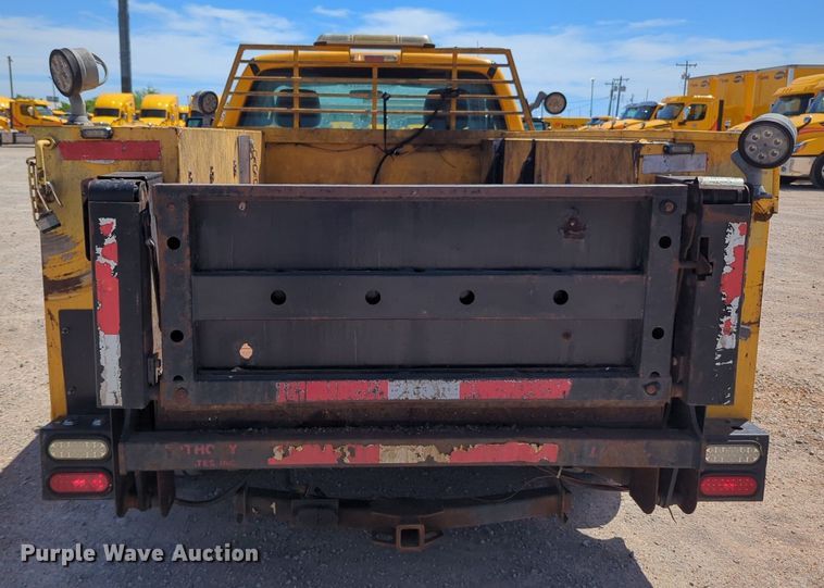 image for item NZ9587 2014 Ford F350 Super Duty utility bed pickup truck