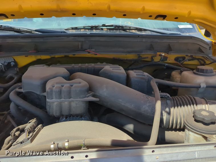 image for item NZ9587 2014 Ford F350 Super Duty utility bed pickup truck