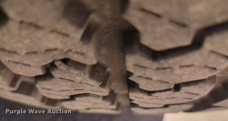 image for item NZ9587 2014 Ford F350 Super Duty utility bed pickup truck