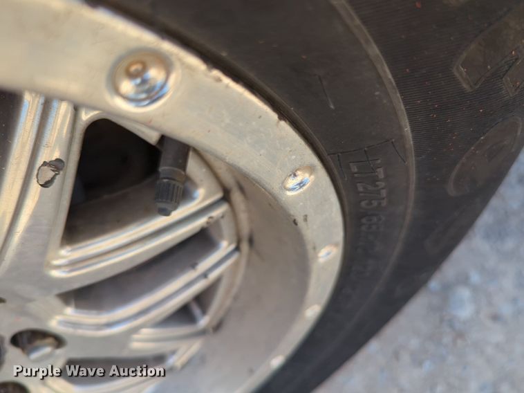 image for item NZ9587 2014 Ford F350 Super Duty utility bed pickup truck