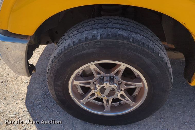 image for item NZ9587 2014 Ford F350 Super Duty utility bed pickup truck