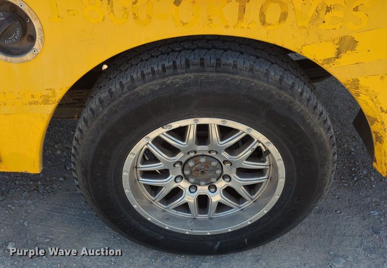 image for item NZ9587 2014 Ford F350 Super Duty utility bed pickup truck