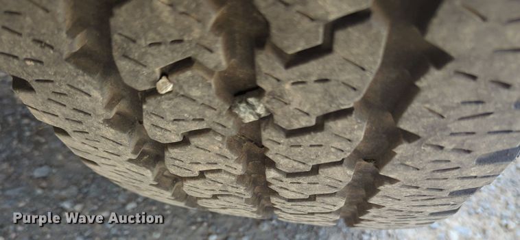 image for item NZ9587 2014 Ford F350 Super Duty utility bed pickup truck