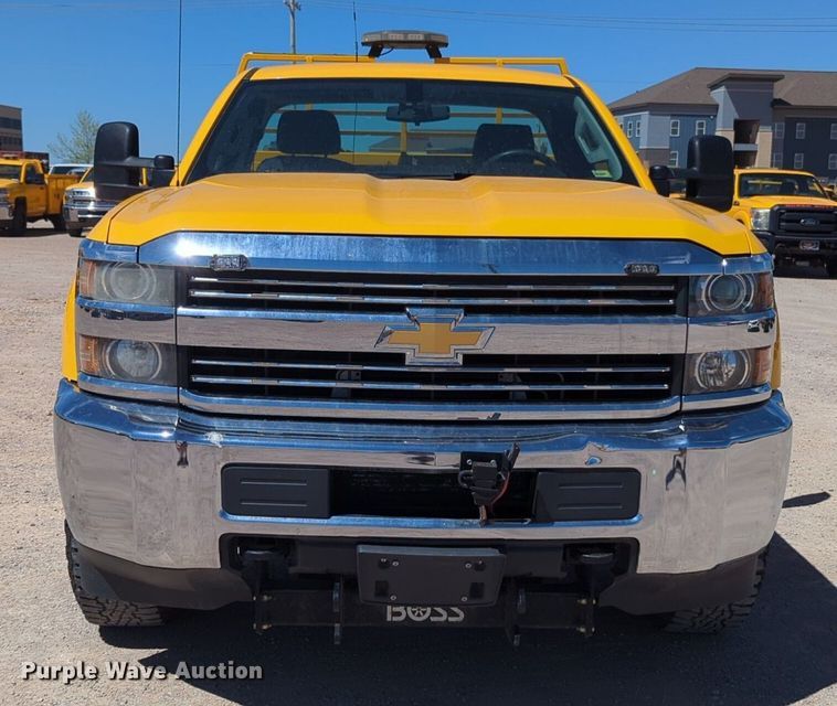 image for item NZ9588 2015 Chevrolet Silverado 3500HD utility bed pickup truck