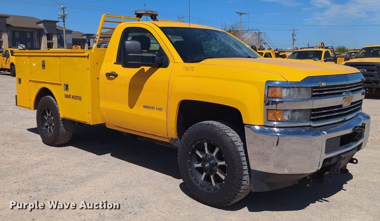 image for item NZ9588 2015 Chevrolet Silverado 3500HD utility bed pickup truck