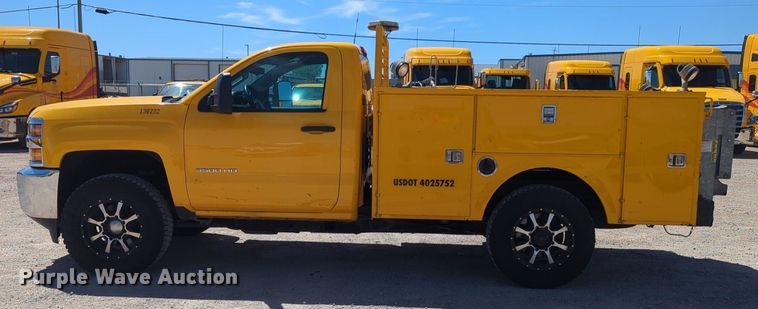 image for item NZ9588 2015 Chevrolet Silverado 3500HD utility bed pickup truck