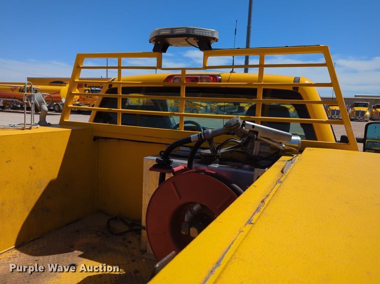 image for item NZ9588 2015 Chevrolet Silverado 3500HD utility bed pickup truck