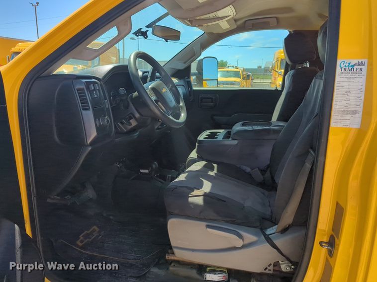 image for item NZ9588 2015 Chevrolet Silverado 3500HD utility bed pickup truck